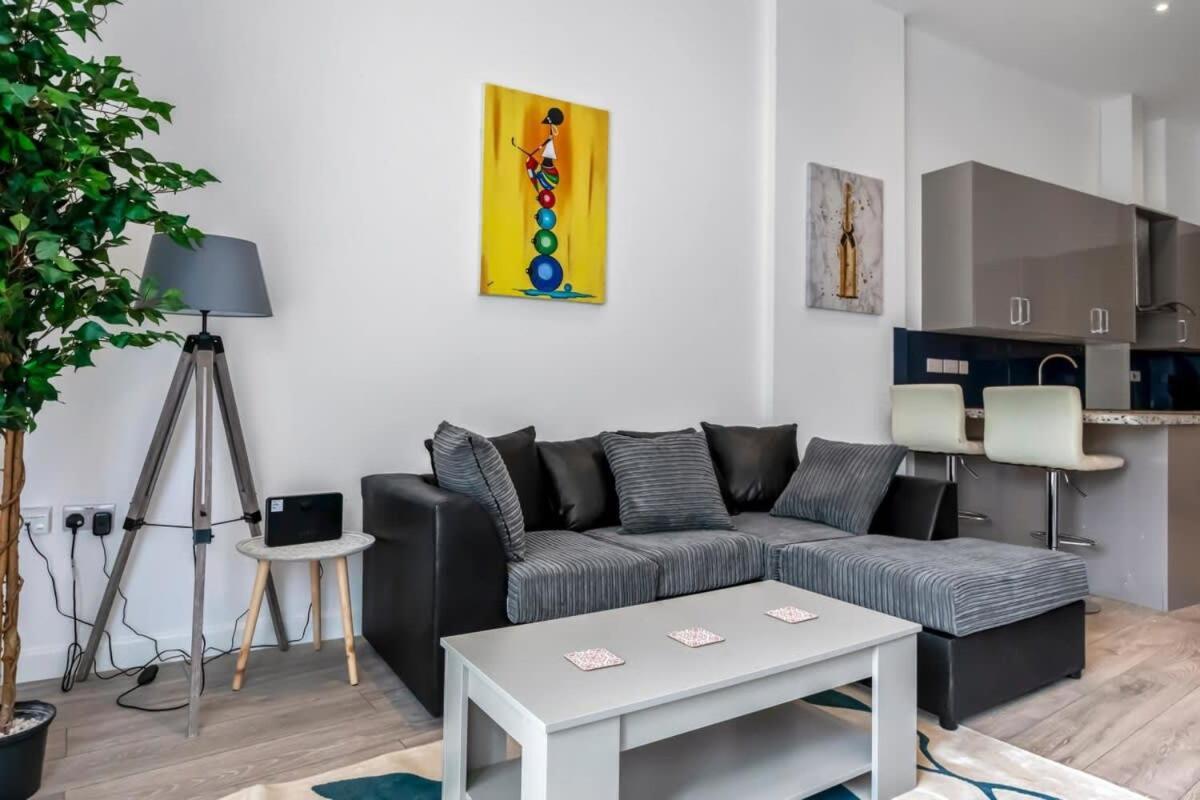 Lovely 1 Bedroom Apartment In Central Woking Ngoại thất bức ảnh
