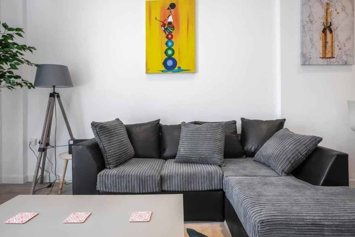 Lovely 1 Bedroom Apartment In Central Woking Ngoại thất bức ảnh